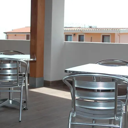 La Terrazza 3* 拉卡勒塔