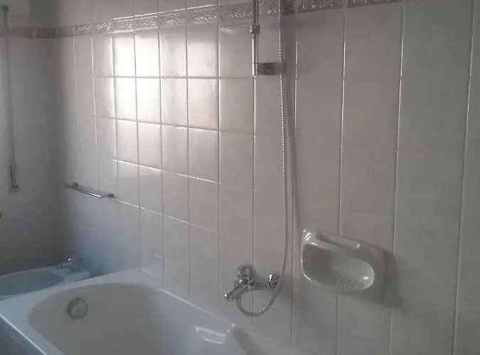 住宿加早餐酒店 La Terrazza 拉卡勒塔